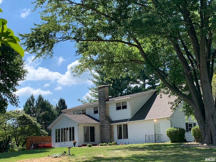 204 Carobeth Dr, Jacksonville, IL 62650 - photo 1