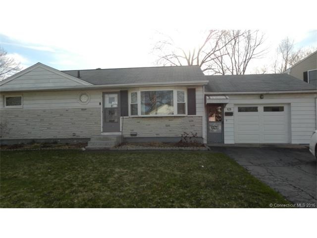 Welcome to 125 Great Circle Road, West Haven