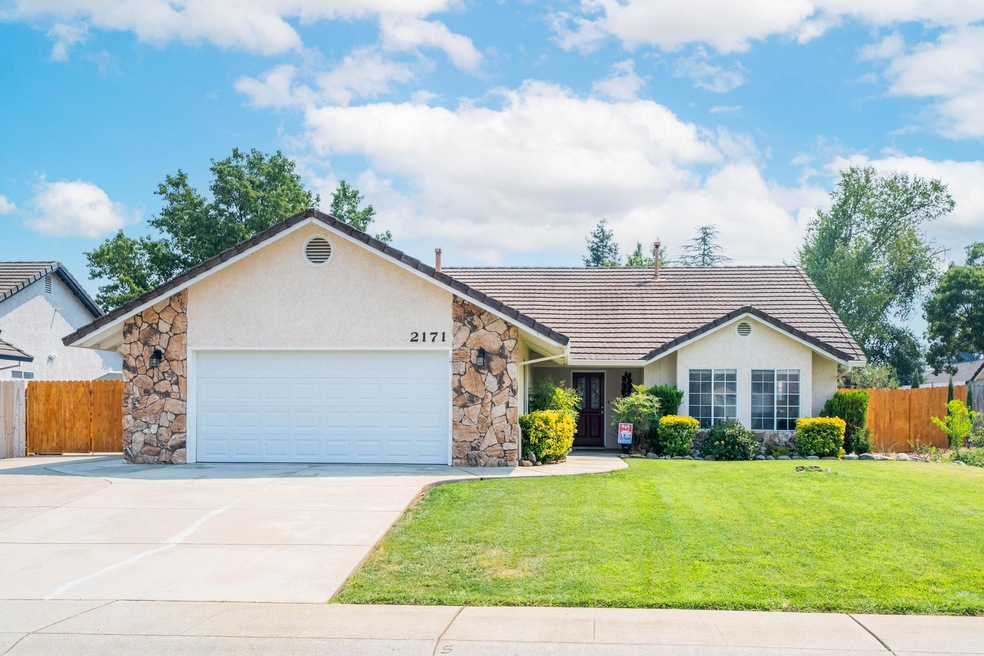 2171 Sageway Dr, Redding, CA 96003 - photo 1