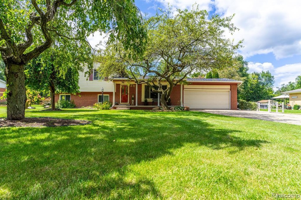 3117 Gehring Dr, Flint, MI 48506 - photo 1