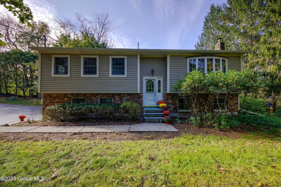 555 Randall Rd, Ballston Spa, NY 12020 - photo 1