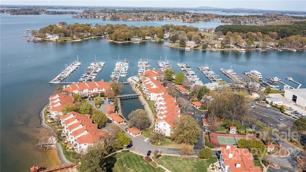 Lake Norman waterfront location