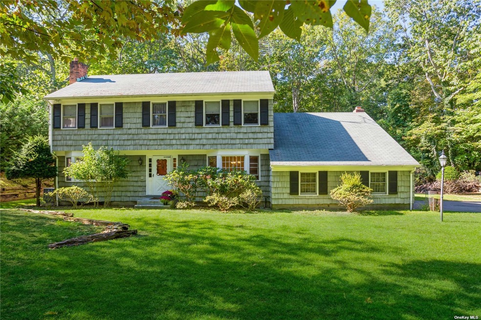4 bed/2.5 bath colonial