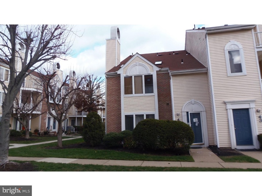 41 Pamela Ct unit 305, Levittown, PA 19057 - photo 1