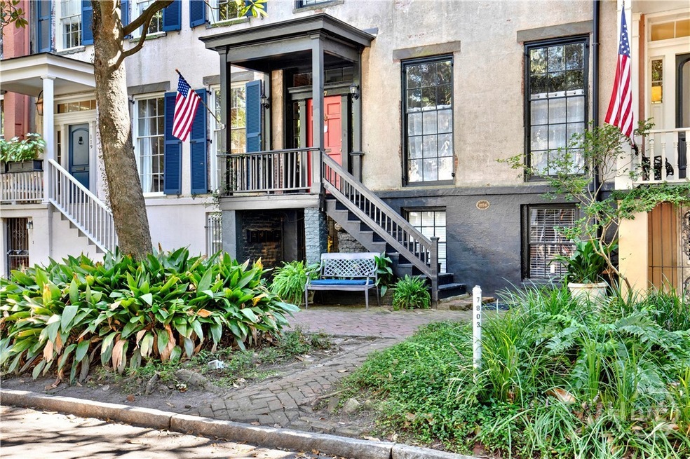 117 E Jones St unit Upper Carriage House, Savannah, GA 31401 - photo 1