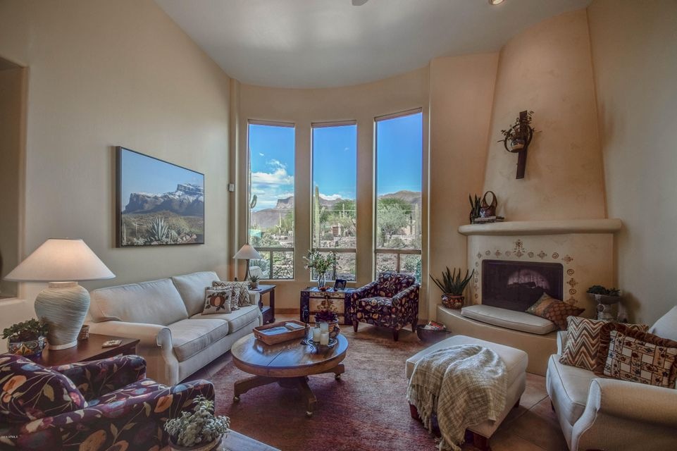 family room 3