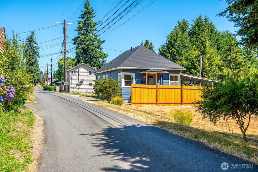 1711 12th St unit A, Everett, WA 98201 - photo 1