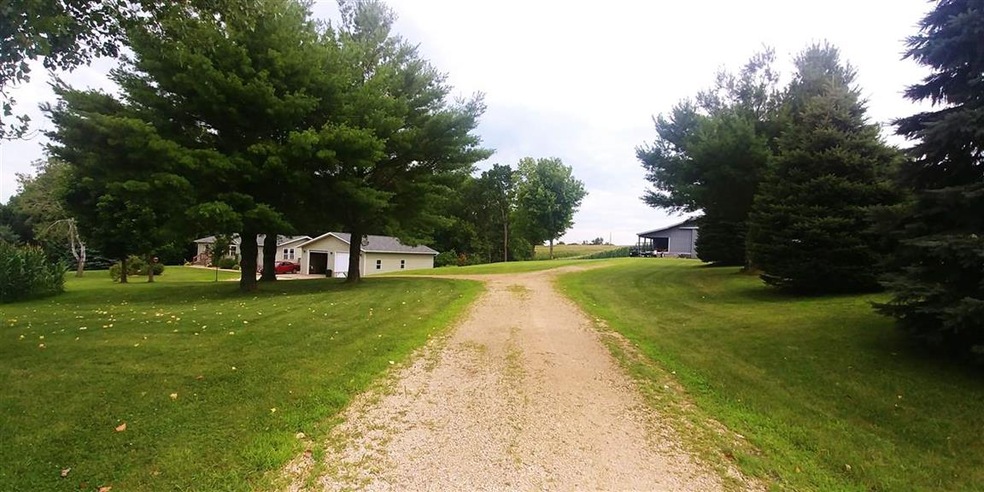 6708 Dogtail Rd, Potosi, WI 53820 - photo 1