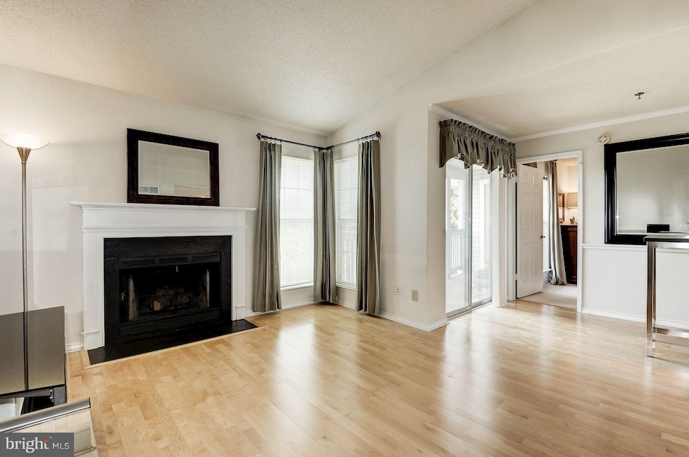 1524 Lincoln Way unit 439, McLean, VA 22102 - photo 1