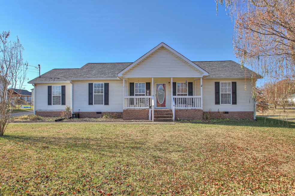 102 Warren Cir, Shelbyville, TN 37160 - photo 1