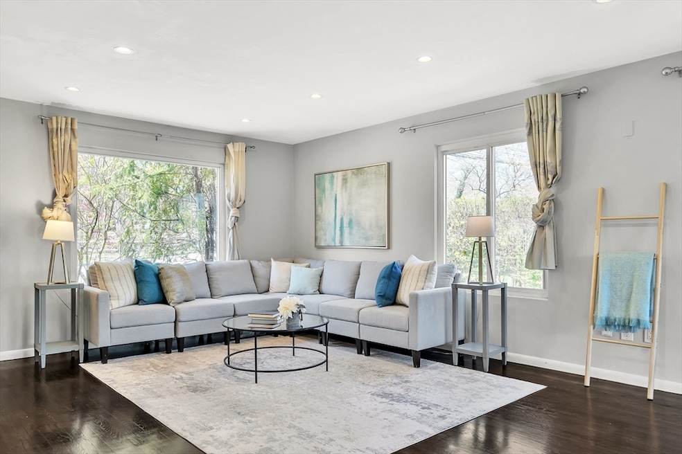 Sold $950,000 • Co-Listing Agent