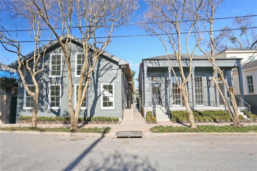 La Cour Condominiums