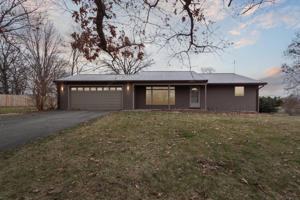 405 Oak Ridge Dr, Cedarville, IL 61013 - photo 1