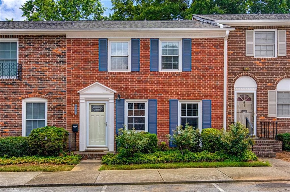 3007 Patriot Ct, Greensboro, NC 27408 - photo 1