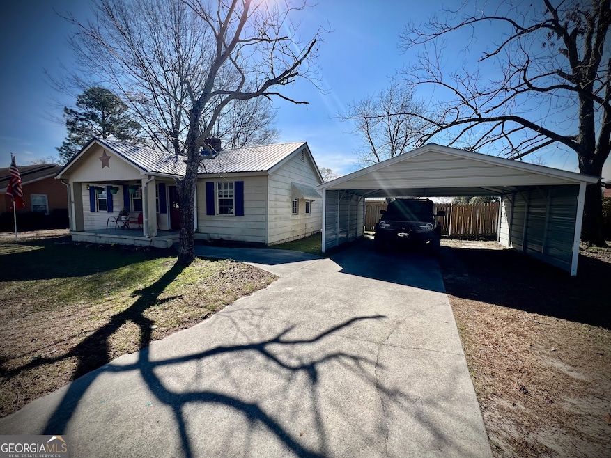 2254 W Elm St, Wrightsville, GA 31096 - photo 1