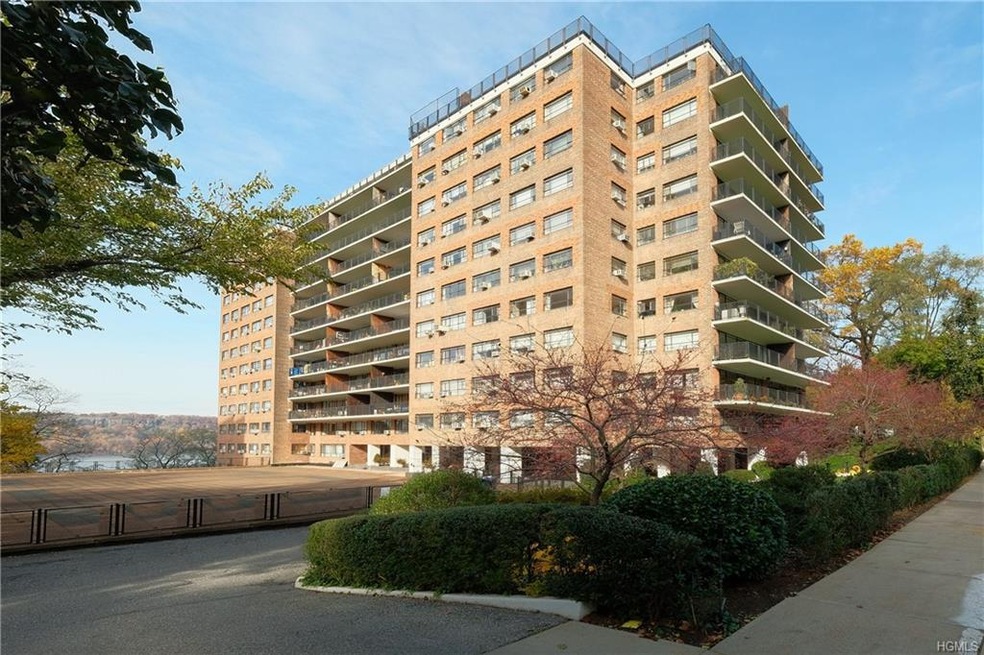 Highpoint on the Hudson unit 9L, Bronx, NY 10463 - photo 1