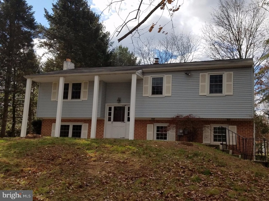 1048 Grandview Cir, Pottstown, PA 19465 - photo 1