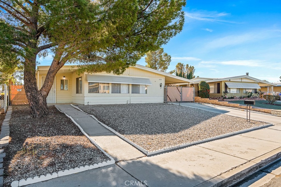 13979 Riviera Dr, Victorville, CA 92395 - photo 1
