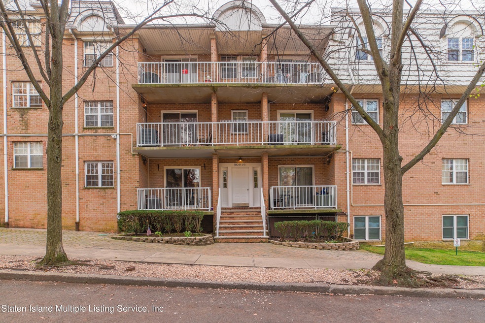 65 Elmwood Park Dr unit 8, Staten Island, NY 10314 - photo 1