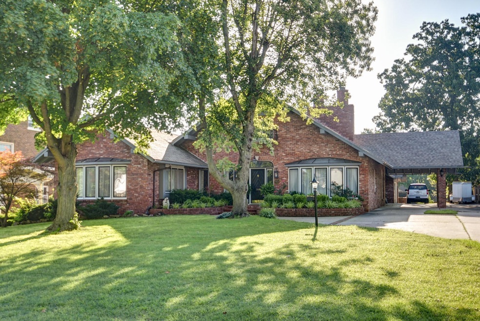 304 S Elliott Ave-105
