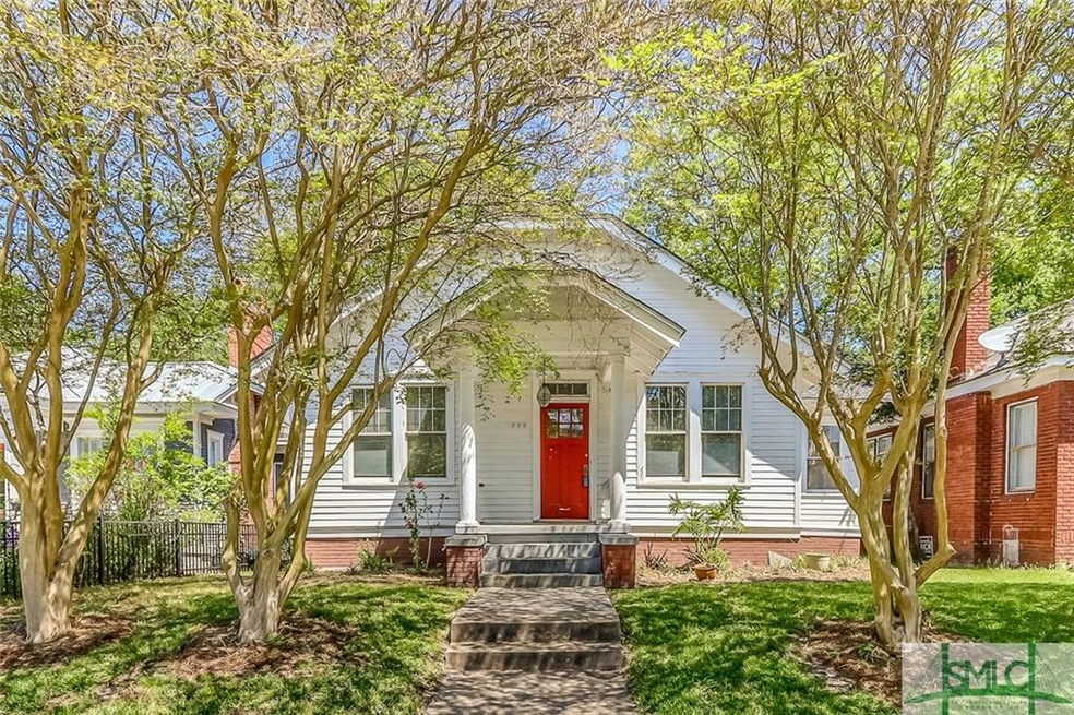 208 E 51st St, Savannah, GA 31405 - photo 1
