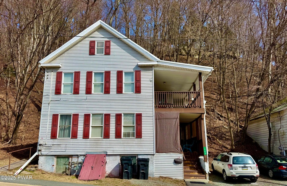 127 Cliff St, Honesdale, PA 18431 - photo 1