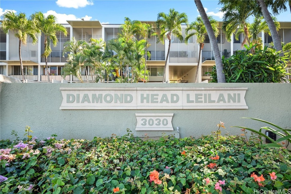 Welcome Home to Diamond Head @ Pualei Circle!