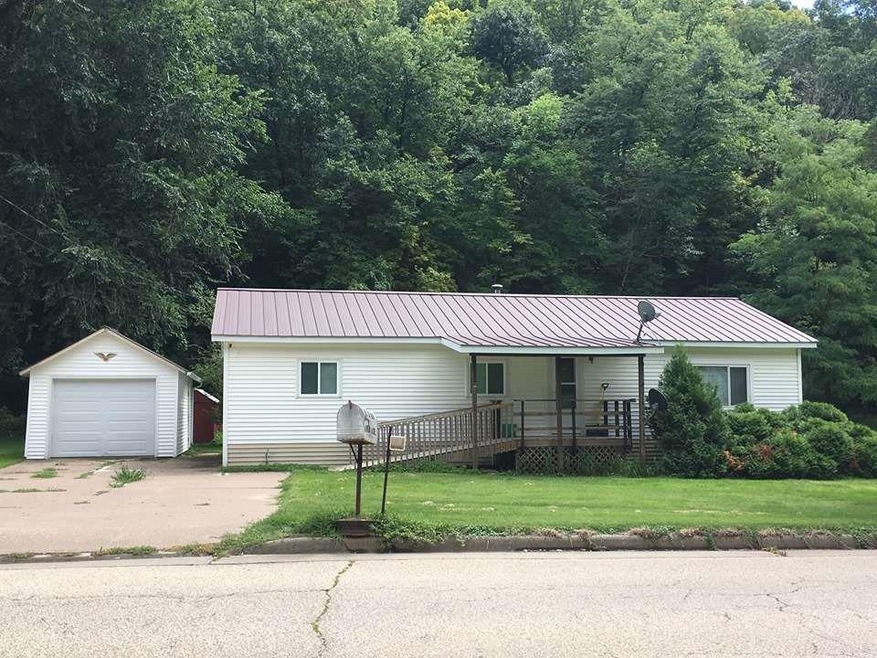 182 S Main St, Potosi, WI 53820 - photo 1