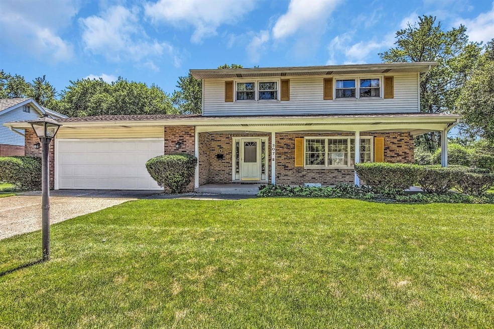 307 E Elizabeth Dr, Crown Point, IN 46307 - photo 1