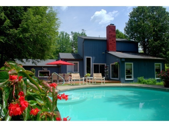 565 Moulton Ln, Stowe, VT 05672 - photo 1