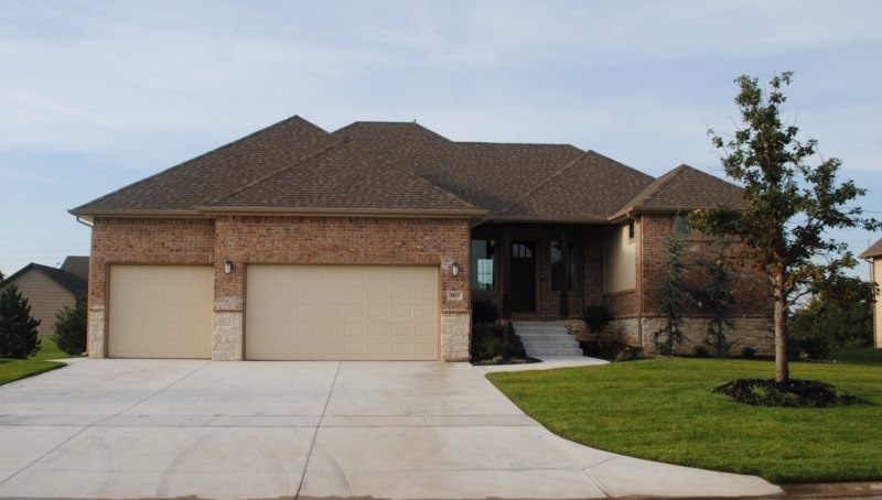 3827 N Lily Ct, Maize, KS 67101 - photo 1