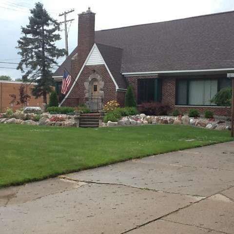 359 Division St, Vassar, MI 48768 - photo 1