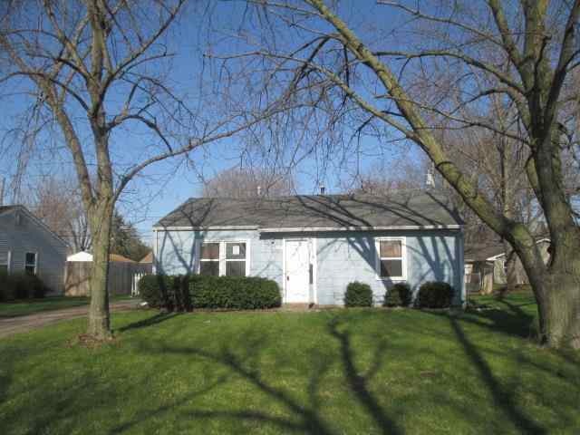 7311 N Pine St, Davenport, IA 52806 - photo 1