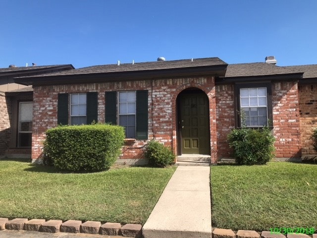1507 Barcelona Way, Baytown, TX 77520 - photo 1