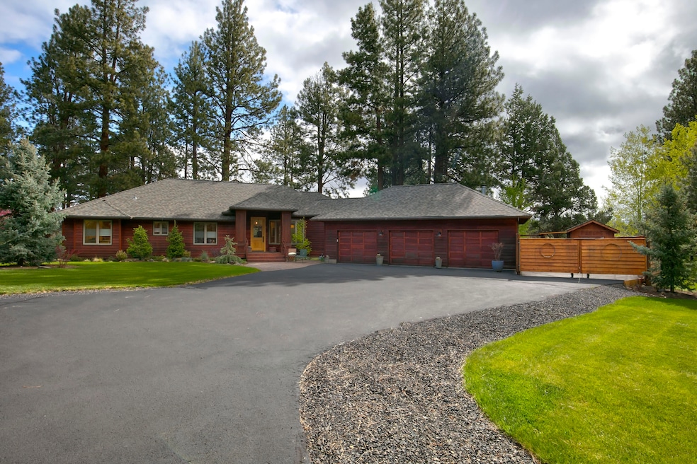 15864 Blue Jay Way. _001