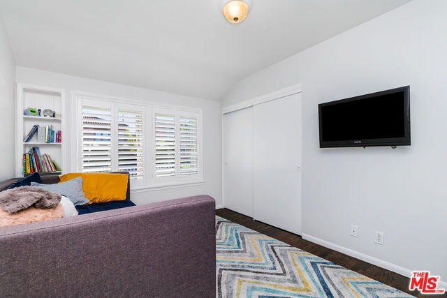 13961 Morrison St, Sherman Oaks, CA 91423 - photo 1