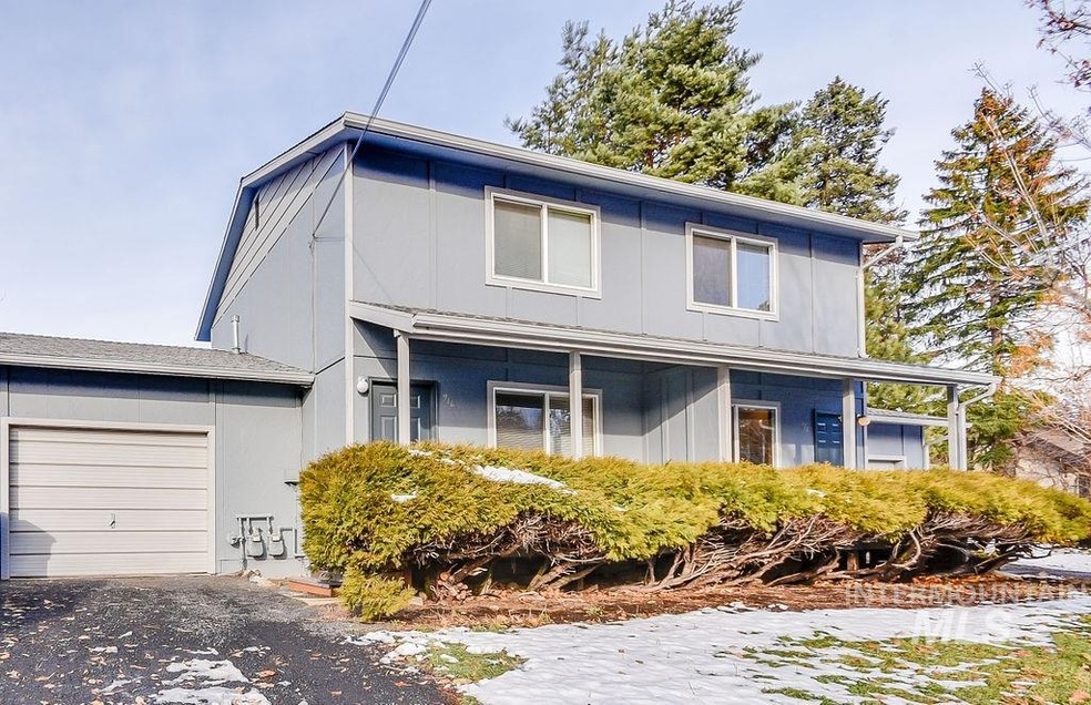 916 Public Ave unit 18, Moscow, ID 83843 - photo 1