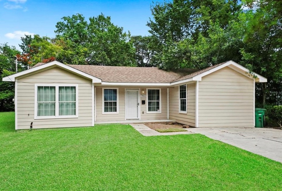 7011 Eastwood St, Houston, TX 77021 - photo 1