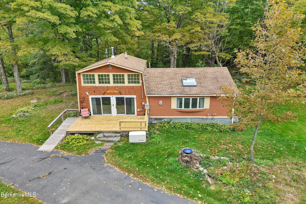 7 Bassett Rd, Heath, MA 01346 - photo 1