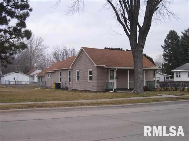1304 Pulaski St, Lincoln, IL 62656 - photo 1
