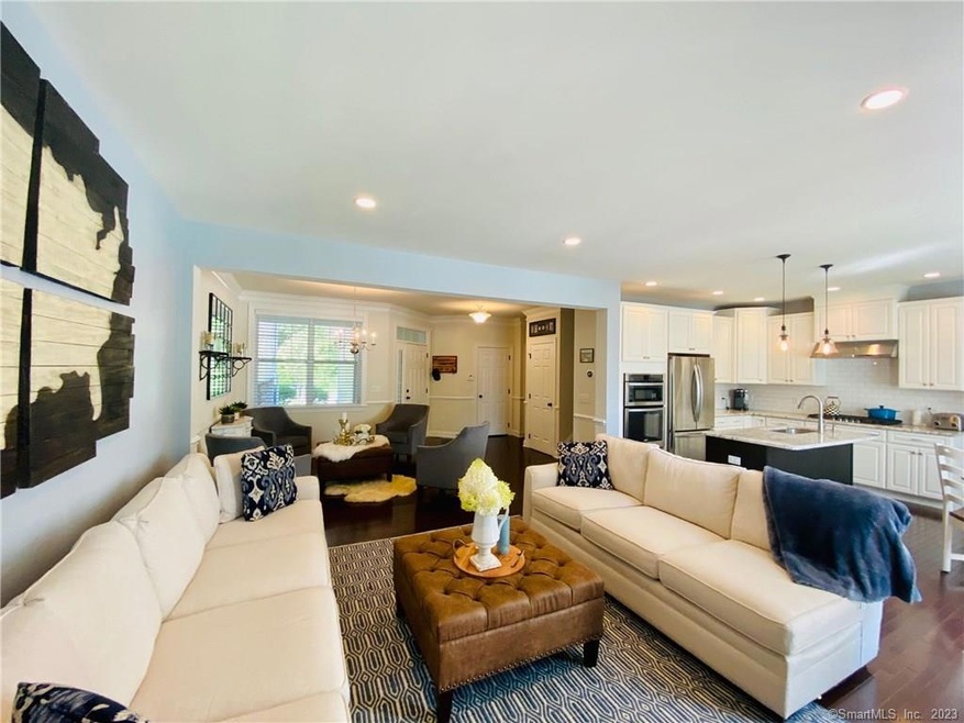 72 Ridgewood Dr unit 72, Middlebury, CT 06762 - photo 1