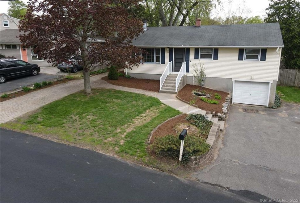 7 Broadleaf Ln, Enfield, CT 06082 - photo 1