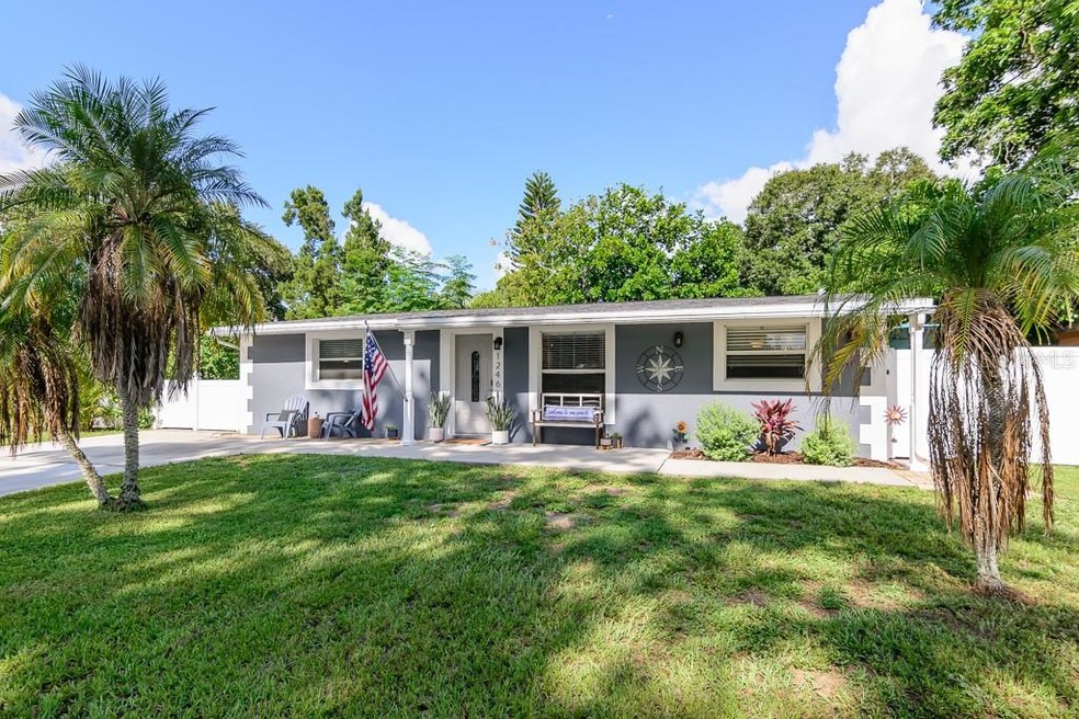 Welcome Home to 1246 S. Hillcrest Ave. Clearwater,
