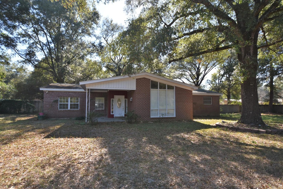 931 Edney Ave E 01