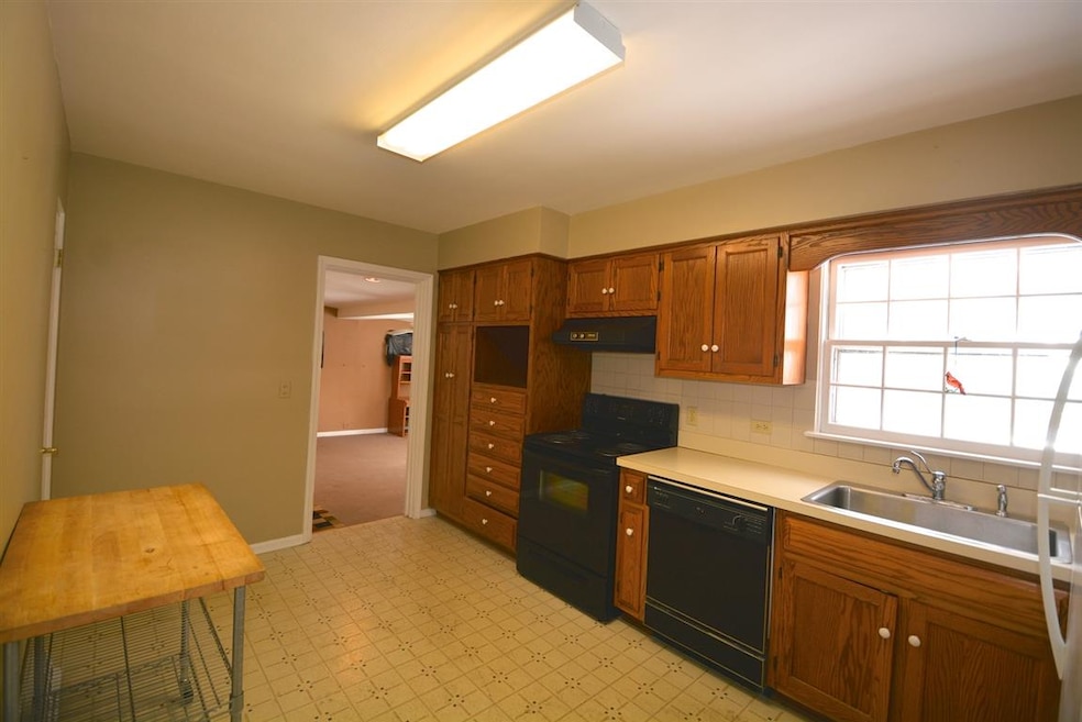 1040 Alder Ln, Naperville, IL 60540 - photo 1