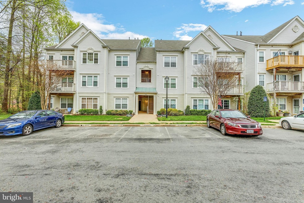 12491 Hayes Ct unit 101, Fairfax, VA 22033 - photo 1