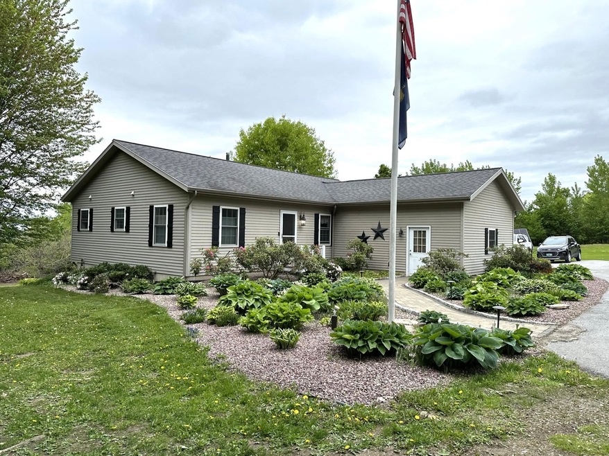 450 S Main St, Saint Albans, VT 05478 - photo 1