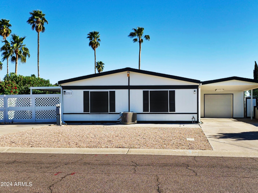 7711 E Inverness Ave, Mesa, AZ 85209 - photo 1