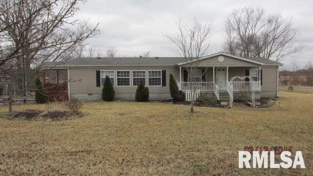 1913 Chestnut St, Harrisburg, IL 62946 - photo 1
