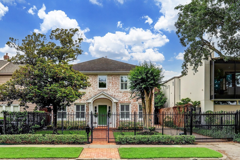 1520 Marshall St, Houston, TX 77006 - photo 1